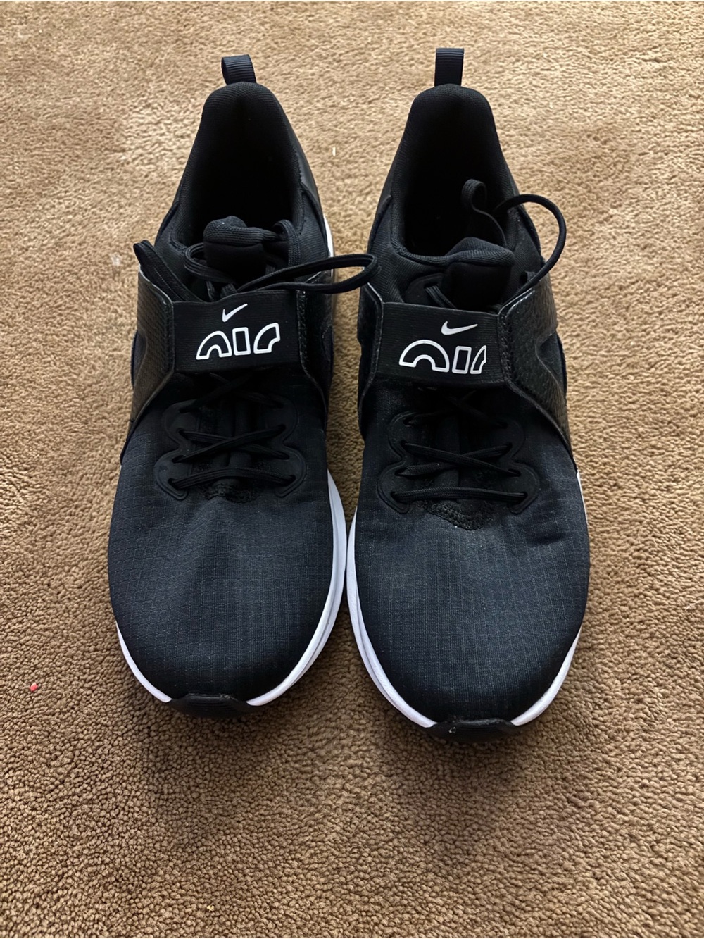 Nike Air Max Bella TR 5 Women's Training Shoe Size 9 Black White Sneakers